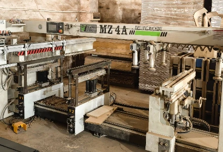 Suivez le dessin de production pour d&eacute;couper les mat&eacute;riaux morceaux par morcaux.