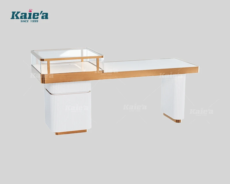 Vitrine de bijouterie haut de gamme - table de n&eacute;gociation