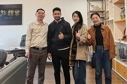 Photo de groupe avec les clients